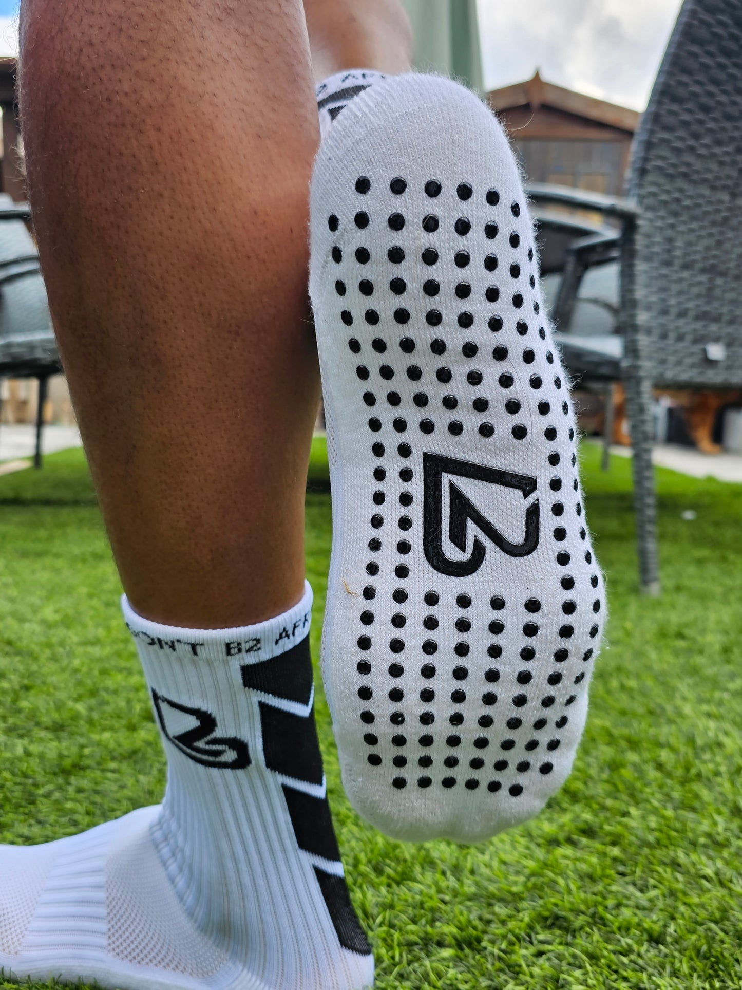 BTWO grip socks